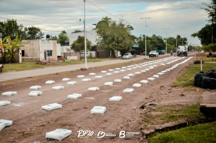 Activan un ambicioso plan de obras para dotar de ripio a 250 cuadras en El Colorado