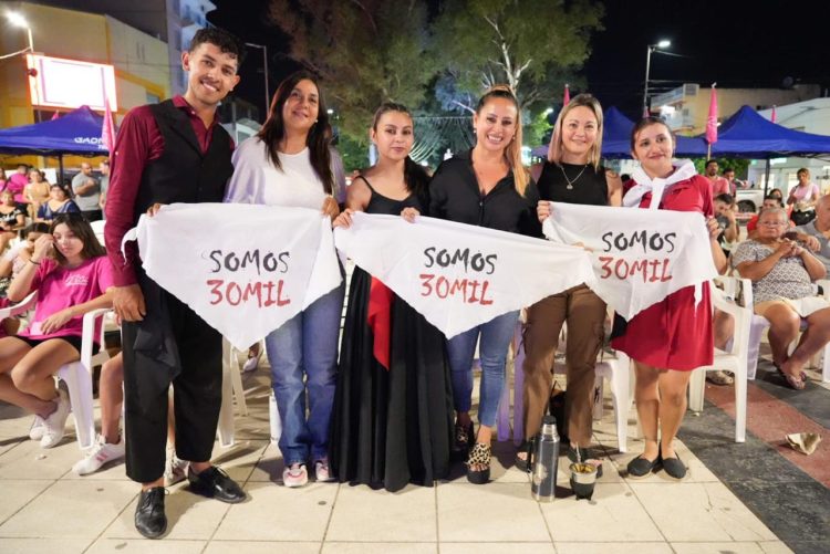 La concejal “Petu” Argañaraz encabezó jornada de arte y reflexión en la plaza San Martín