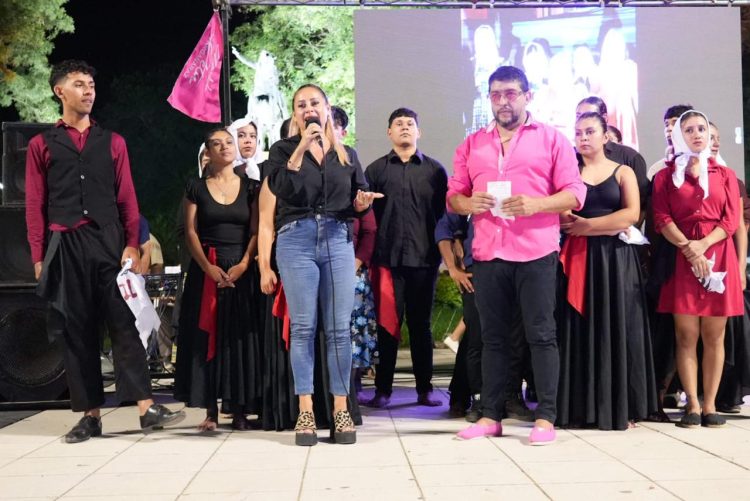 La concejal “Petu” Argañaraz encabezó jornada de arte y reflexión en la plaza San Martín