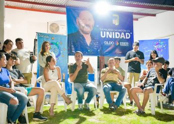 Eber Solís se reunió con jóvenes estudiantes universitarios del interior