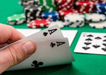 ¿De qué se tratan los torneos de póker online?