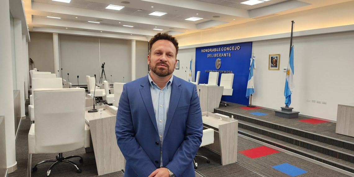 Ocampo quiere armar un frente opositor con la intención de sacar a Insfrán del poder