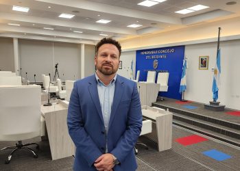 Ocampo quiere armar un frente opositor con la intención de sacar a Insfrán del poder