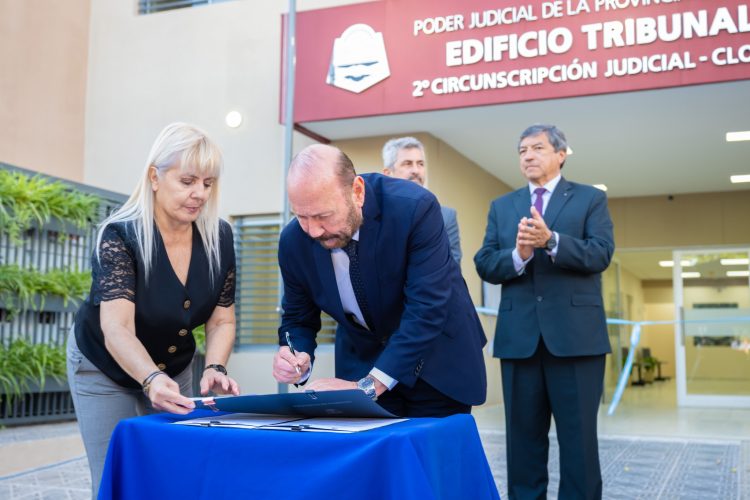 El Gobernador habilitó la refacción del edificio de Tribunales y la morgue judicial en Clorinda