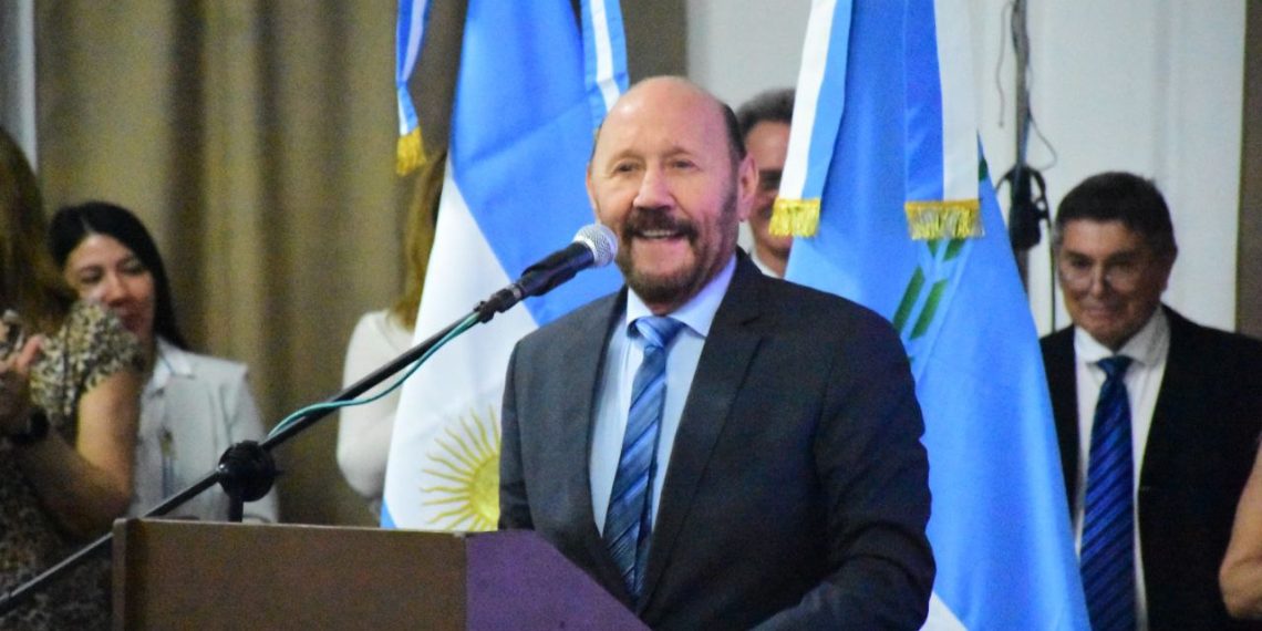 Insfrán en UPLaB: destacó la política educativa y le dedicó fuertes críticas al Presidente