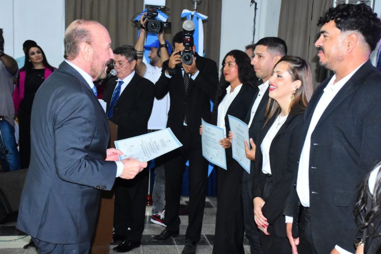 Insfrán en UPLaB: destacó la política educativa y le dedicó fuertes críticas al Presidente