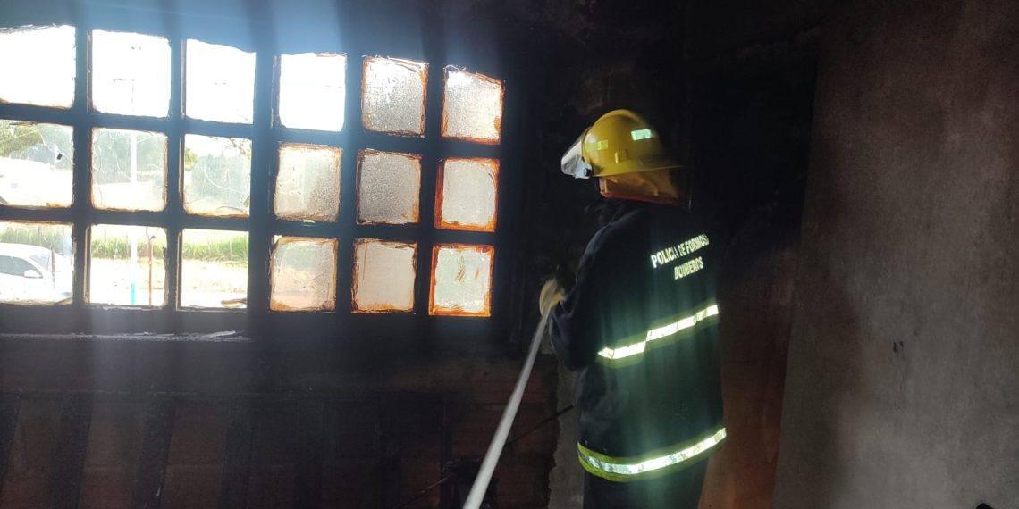 Una falla eléctrica desató el voraz incendio de una vivienda