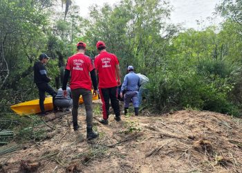 Hallaron cuerpo de peón rural que se ahogó mientras guiaba hacienda a través de la crecida por lluvias