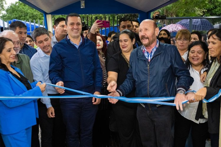 El gobernador habilitó refacciones de dos edificios gubernamentales en el barrio San José Obrero