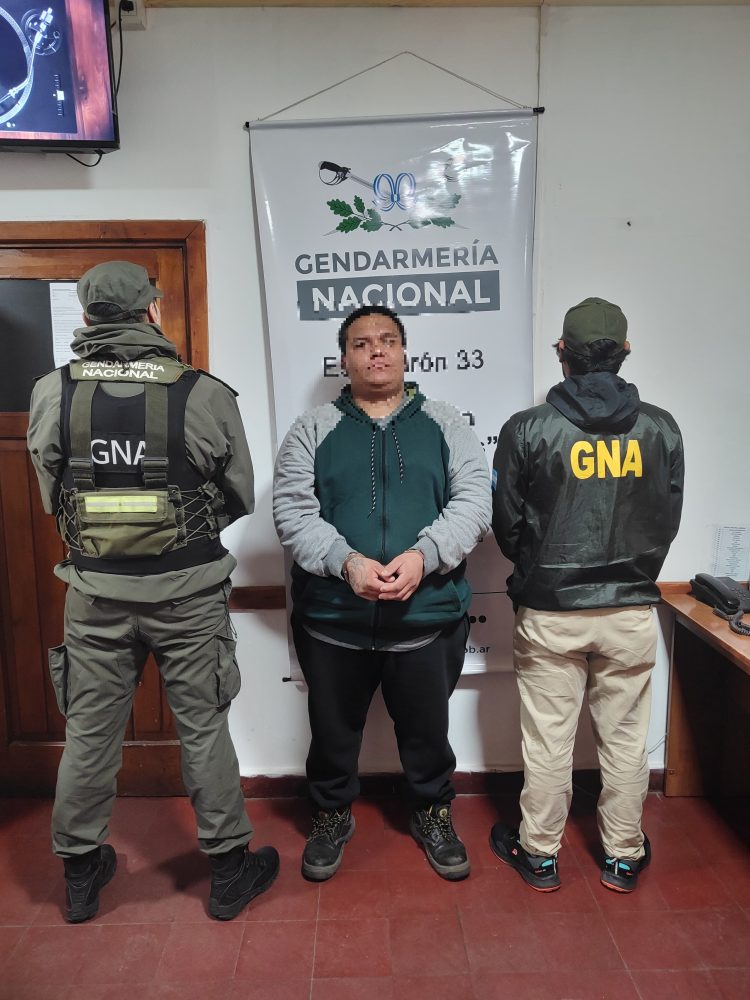 Gendarmería Nacional desarticula envío de marihuana a través de encomienda y detiene a dos personas