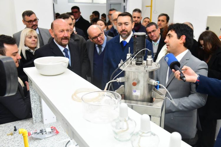 El gobernador inauguró el Instituto Politécnico de Formosa, defendió la educación y fustigó la gestión libertaria nacional