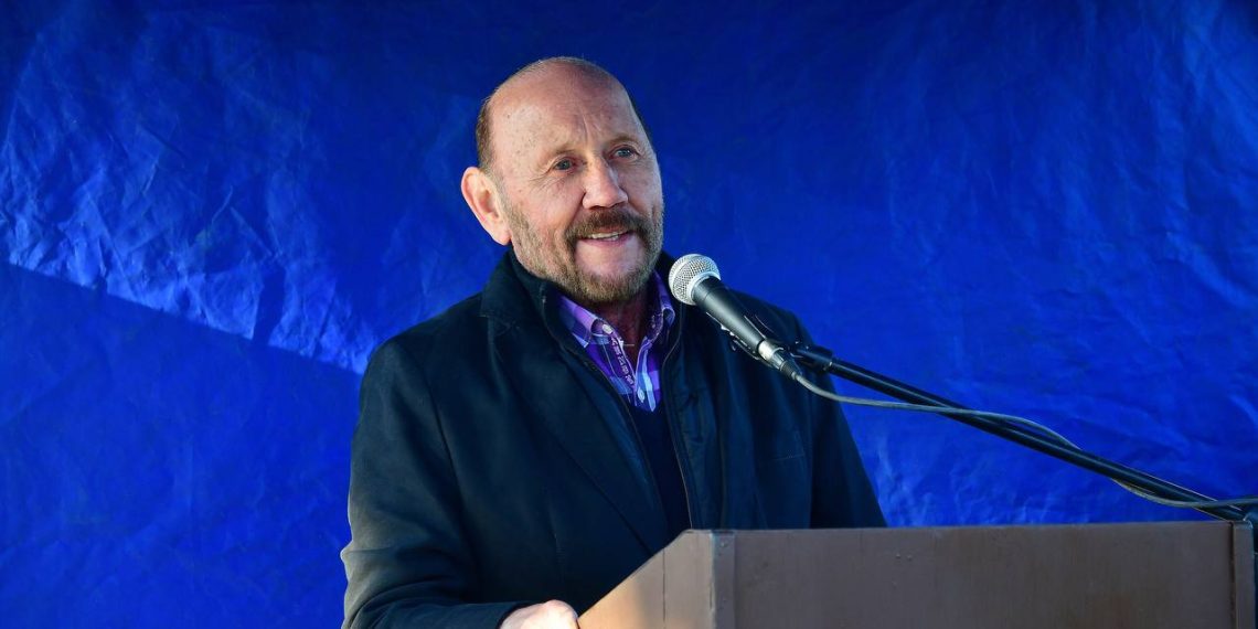 El gobernador habilitó obras en el interior y volvió a criticar a la oposición
