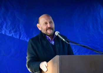 El gobernador habilitó obras en el interior y volvió a criticar a la oposición