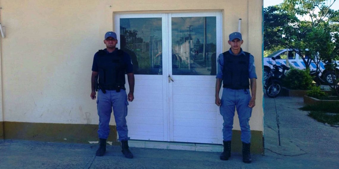 Una banda de inadaptados atacó un kiosco, hizo destrozos y se llevó dos cajones de cervezas