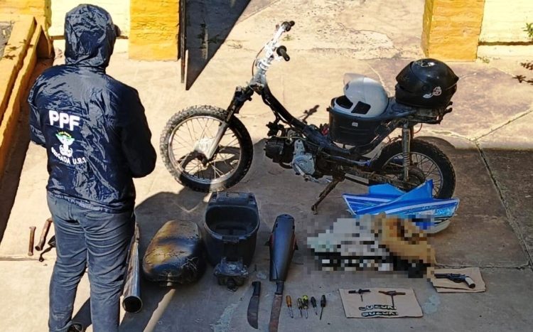 Dos motochorros de 18 y 19 años, detenidos: tenían un arma calibre 32 y ganzúas