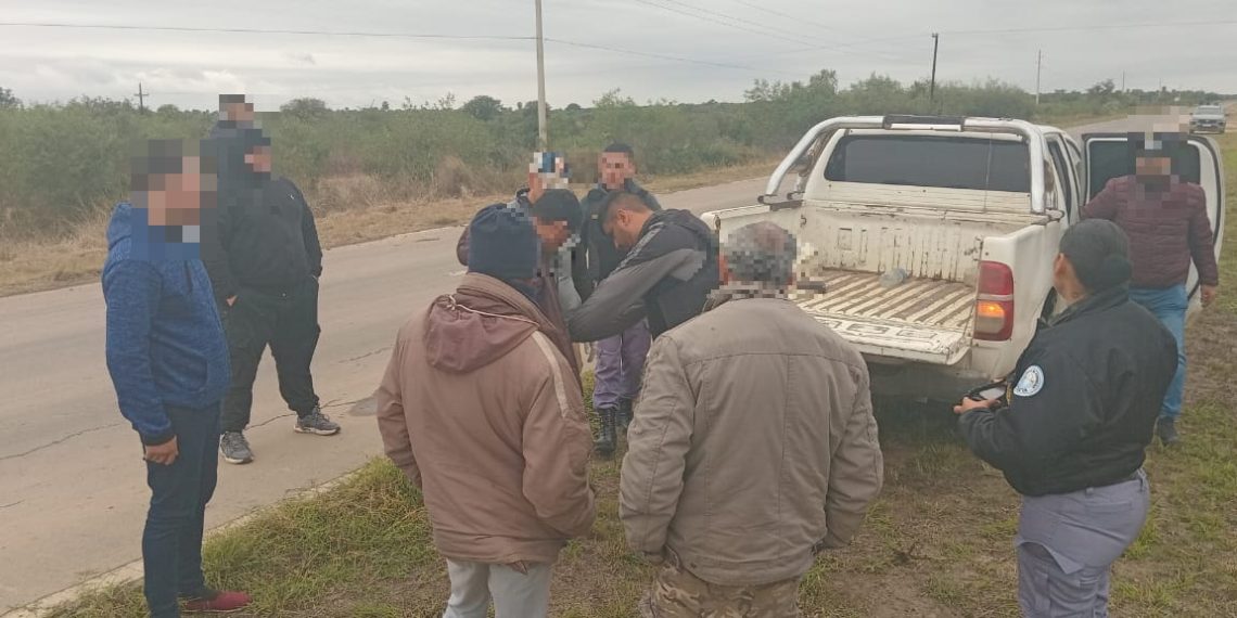 Una pareja quedó detenida por posesión de varios envoltorios de marihuana