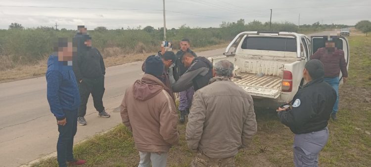 Una pareja quedó detenida por posesión de varios envoltorios de marihuana