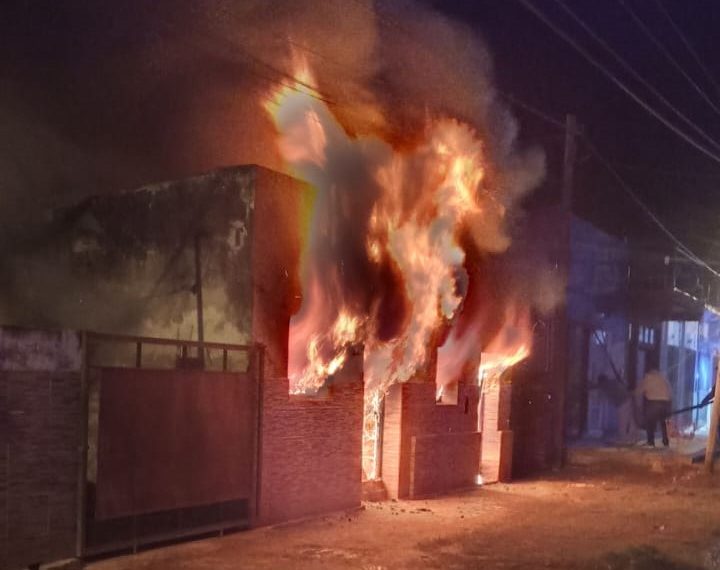 Un incendio intencional consumió la vivienda de una mujer y por el hecho quedó detenido su ex pareja