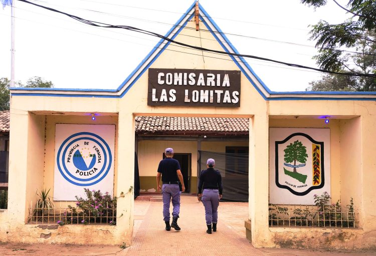 Una mujer golpeó a su hijo de 5 años, la denunciaron sus vecinos y quedó detenida