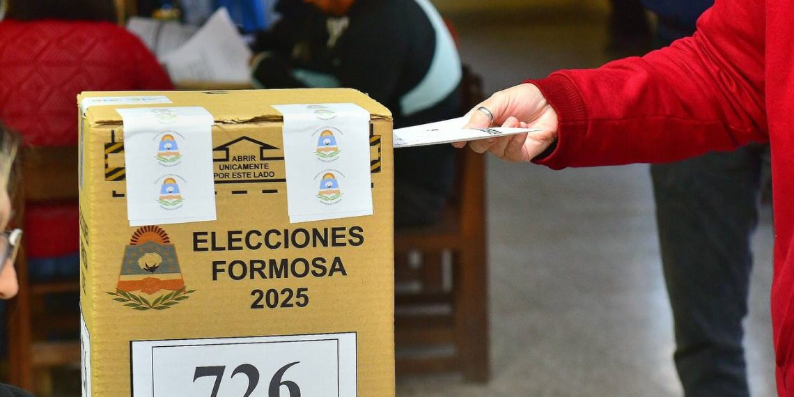 Elecciones provinciales: Pese al frío y a la lluvia, casi un 71% del padrón votó el domingo