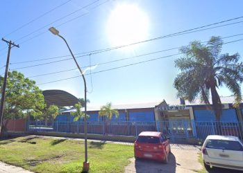 Una mujer de 30 años miraba un partido de vóley en un colegio, sufrió un paro cardíaco fulminante y murió