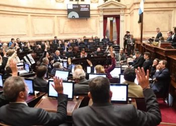 Jueves negro para Milei en el Senado: aprobaron jubilaciones, moratoria, discapacidad y fondos a provincias