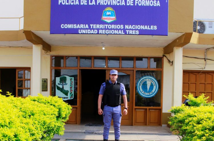 Un joven fue apuñalado a plena luz del día en confuso episodio: intensa búsqueda del agresor
