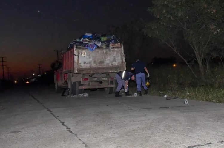 Una cooperativista murió tras caer del camión recolector y ser arrollada por éste