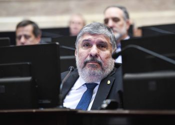 Gobernadores van al Congreso para cambiar la coparticipación: José Mayans firmó por Formosa