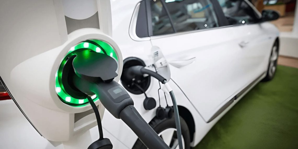 Llegarán al país 50.000 autos eléctricos e híbridos