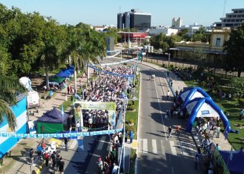 La maratón por el 59° aniversario del IAS convocó a más de 1300 corredores en el Paseo Costanero
