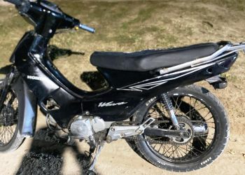 Conducción temeraria de un inadaptado en moto, terminó con él detenido y su móvil secuestrado