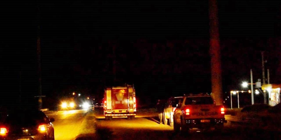 Un joven motociclista murió tras chocar contra un caballo suelto en transitada avenida