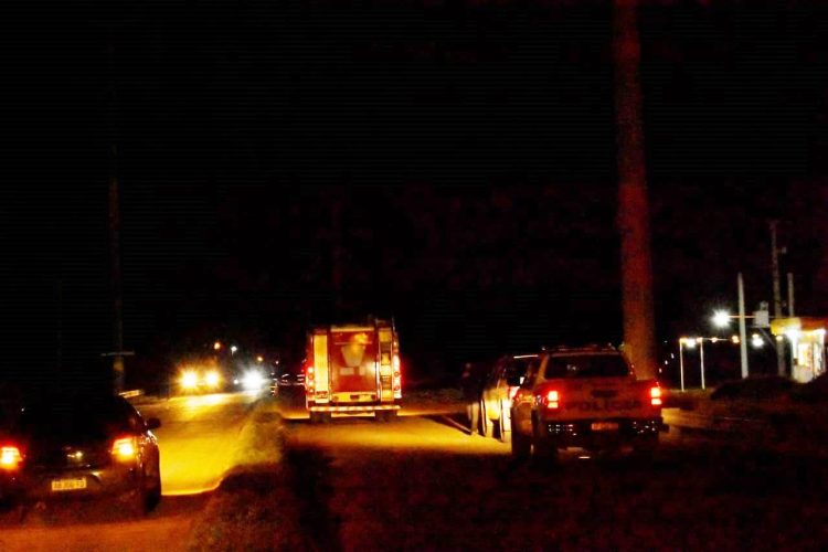 Un joven motociclista murió tras chocar contra un caballo suelto en transitada avenida