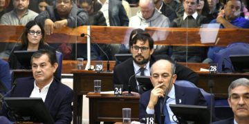 Avanza el debate sobre la reforma de la Constitución Provincial: cómo asoman los cambios a los artículos y la reacción opositora