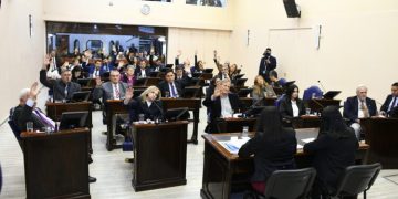 Avanza el debate sobre la reforma de la Constitución Provincial: cómo asoman los cambios a los artículos y la reacción opositora