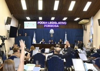 Convención Constituyente echó a Paoltroni y convocó a suplentes tras renuncias de otros convencionales
