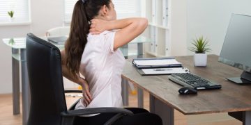 El ejercicio ideal para las personas que trabajan sentadas: hacé esto para no perder movilidad