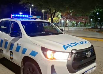 Violento robo en modalidad “piraña” a un joven de 21 años: sufrió un machetazo en la cabeza