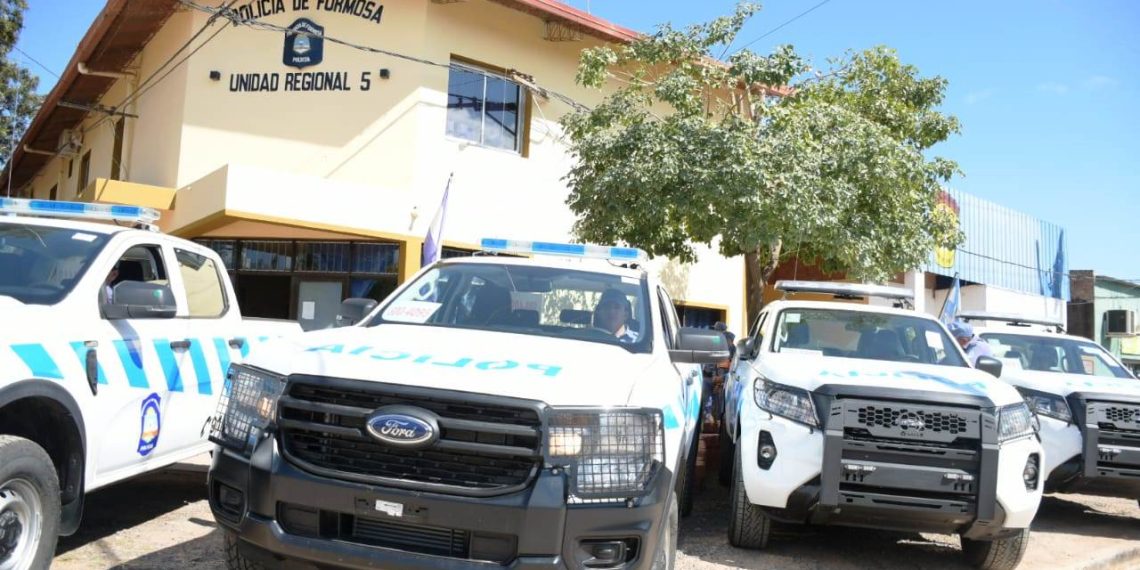 Entregaron a Unidades Regionales del interior 21 camionetas policiales equipadas con tecnología de punta
