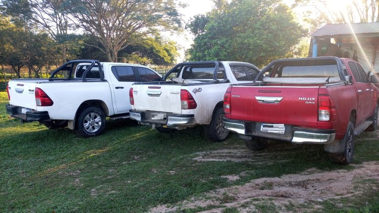 Banda de contrabandistas movía un cargamento ilegal de cigarrillos valuado en 100 millones de pesos y llegó la Policía