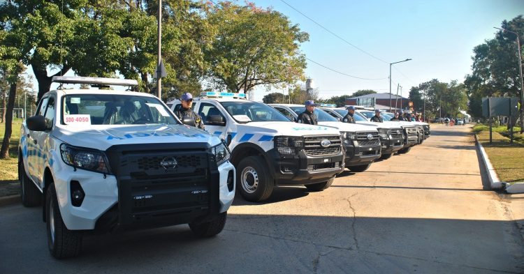 Varias dependencias policiales de capital recibieron móviles 0km para el despliegue operativo