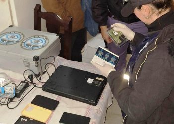 Allanaron céntricas viviendas en el marco de una causa por tráfico y producción de material de abuso sexual infantil