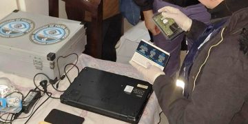 Allanaron céntricas viviendas en el marco de una causa por tráfico y producción de material de abuso sexual infantil