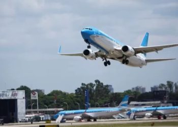 Aerolíneas Argentinas lanzó un importante descuento en vuelos dentro del país