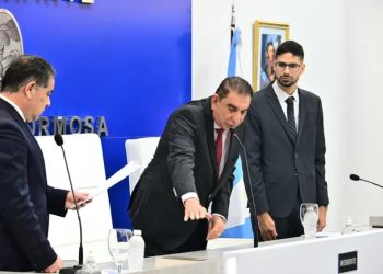 El intendente Jofré y concejales capitalinos juraron la nueva Constitución Provincial