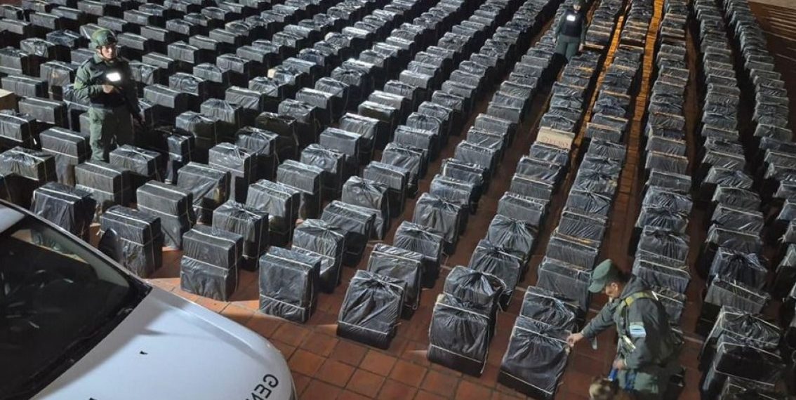 Detienen un camión térmico de bandera paraguaya con 306.000 atados de cigarrillos de contrabando