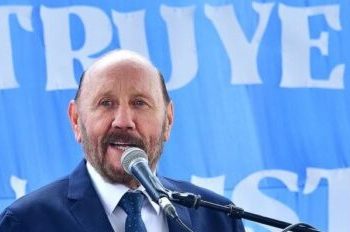 Insfrán en campaña: “Espero que nos acompañen así tenemos mayor representación en el Congreso”