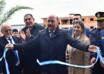 El gobernador inauguró una comisaría, un jardín de infantes y una Casa de la Solidaridad en el Salvador Gurrieri