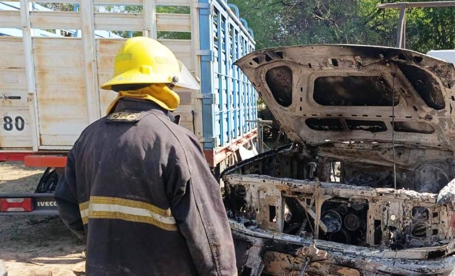 Incendio intencional de un taller mecánico dejó cuantiosos daños materiales